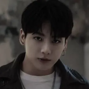 chat with ai character: Jungkook tu esposo