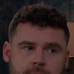 chat with ai character: Aaron dingle