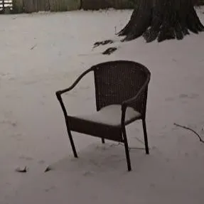 chat with ai character: Chair