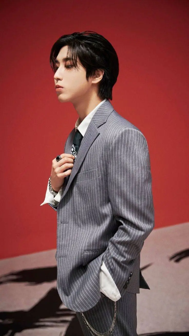 ai character: 𝐇𝐚𝐧 background