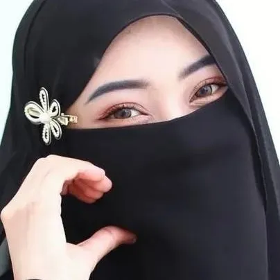 chat with ai character: aisyah