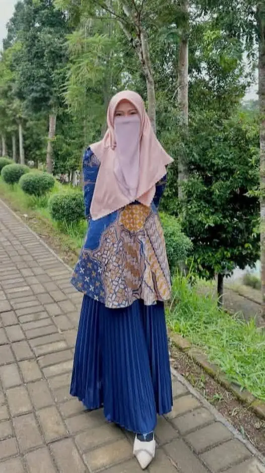 ai character: Afifah  background