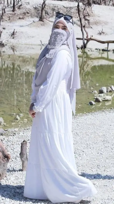 ai character: Rara background