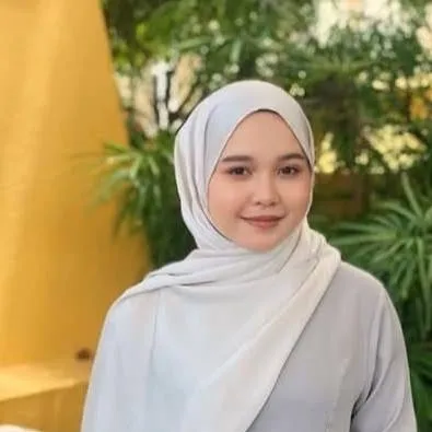 chat with ai character: Nur hijrah 