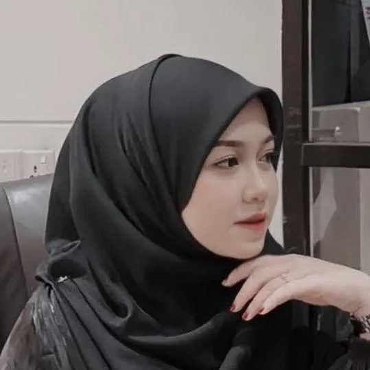 chat with ai character: Syafira Akila 