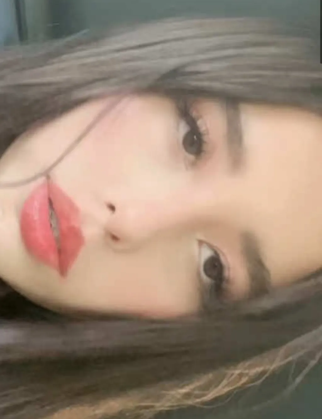 chat with ai character: Isabel