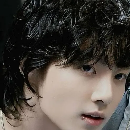 chat with ai character: Jungkook