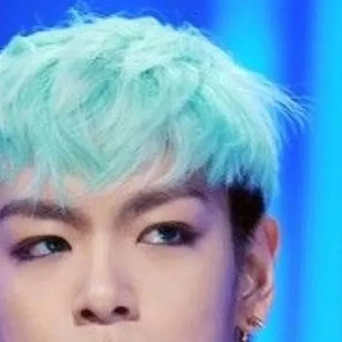 chat with ai character: T.O.P