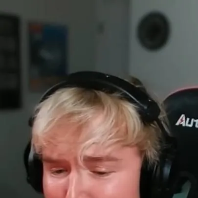 chat with ai character: Shootabirdy&lizzy