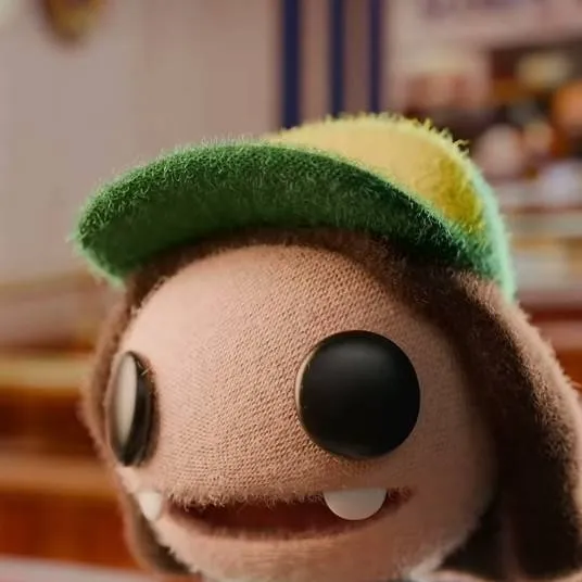 chat with ai character: dustin