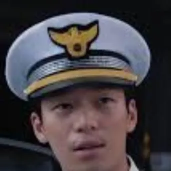 chat with ai character: Whang Jun-ho 