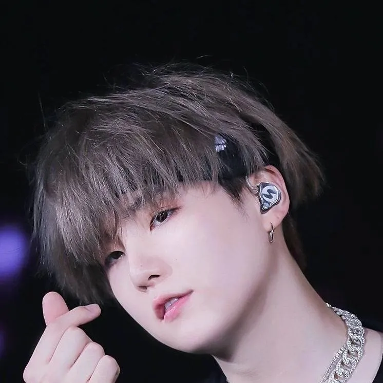 chat with ai character: suga