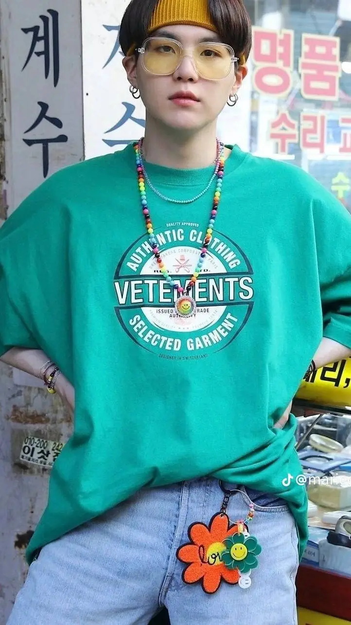 ai character: suga  background