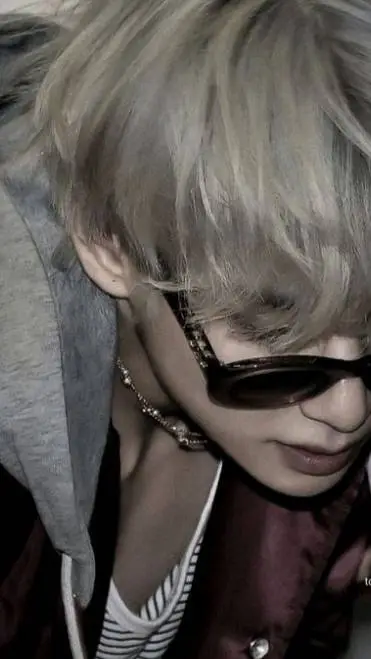 ai character: taehyung  background