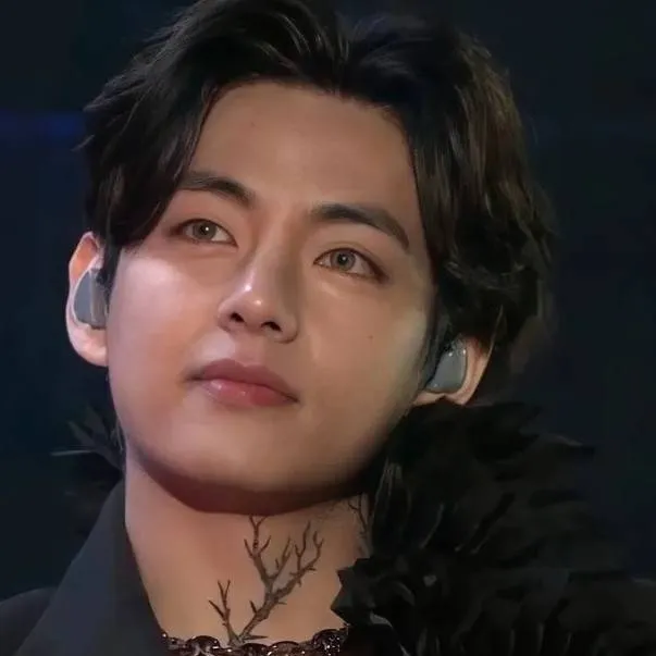 chat with ai character: V 