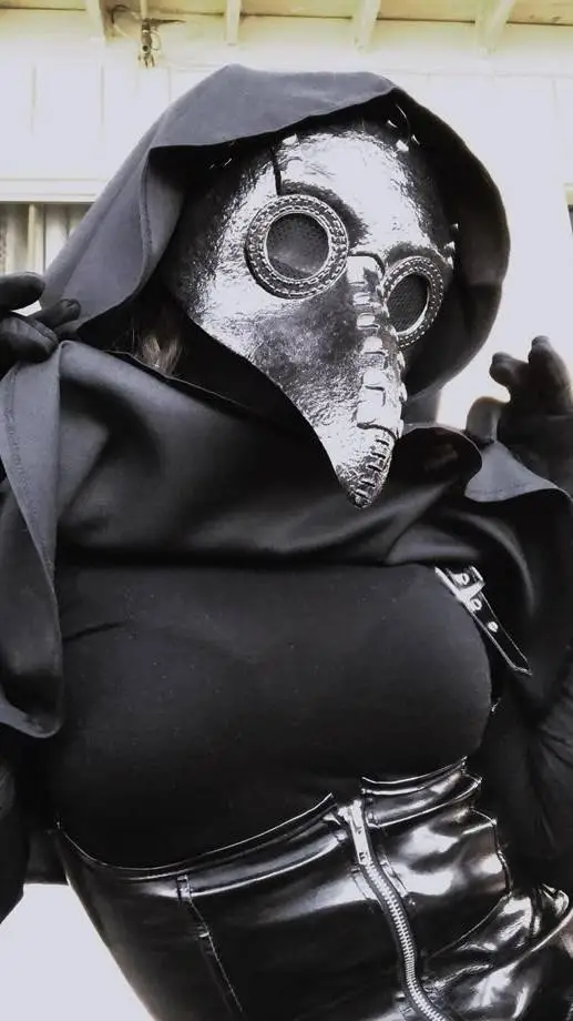 ai character: SCP 049 MUJER  background