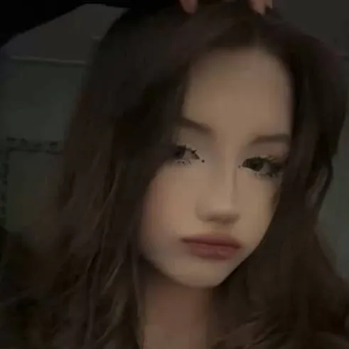 chat with ai character: анечка🎀