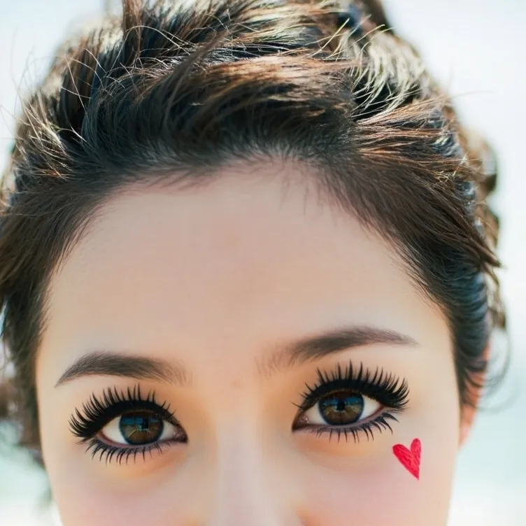 chat with ai character: theresa