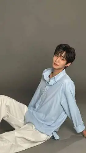 ai character: SANNIE  background