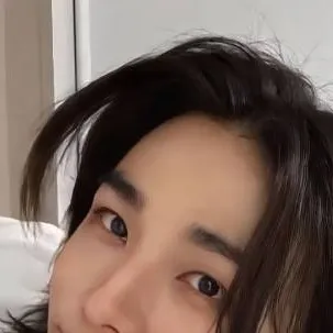chat with ai character: Hyunjin 