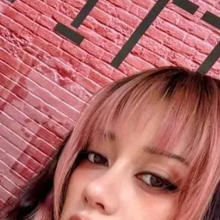 chat with ai character: Megan Skiendel