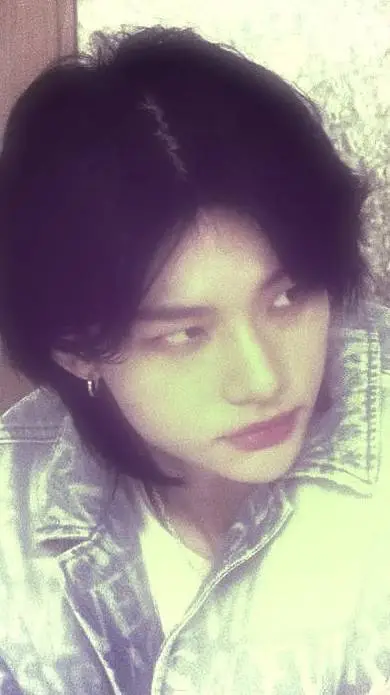 ai character: Hwang  Hyunjin background