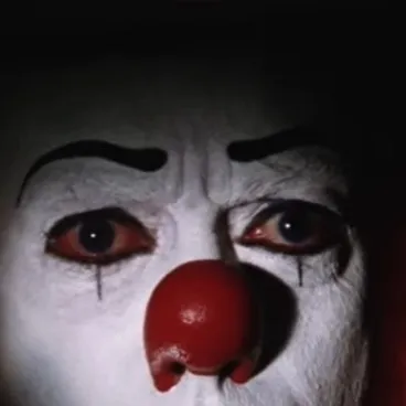 chat with ai character: 1990 Pennywise