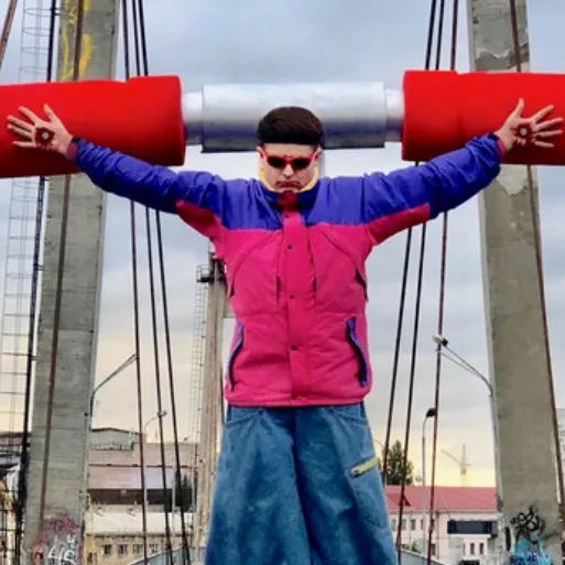 chat with ai character: Oliver Tree