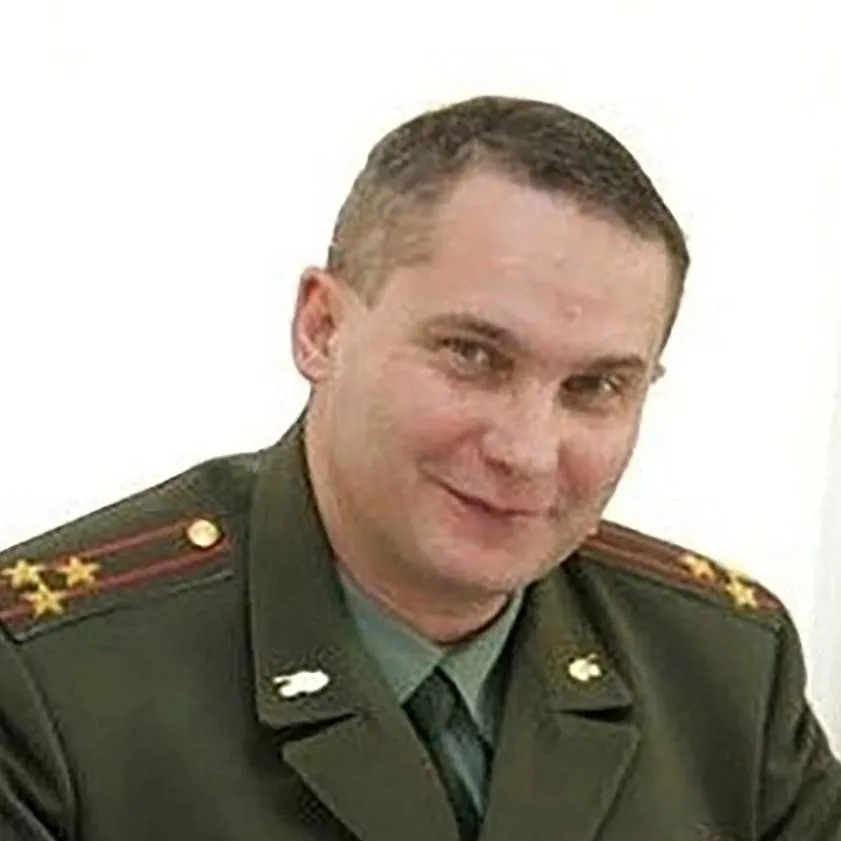 chat with ai character: Военкомат