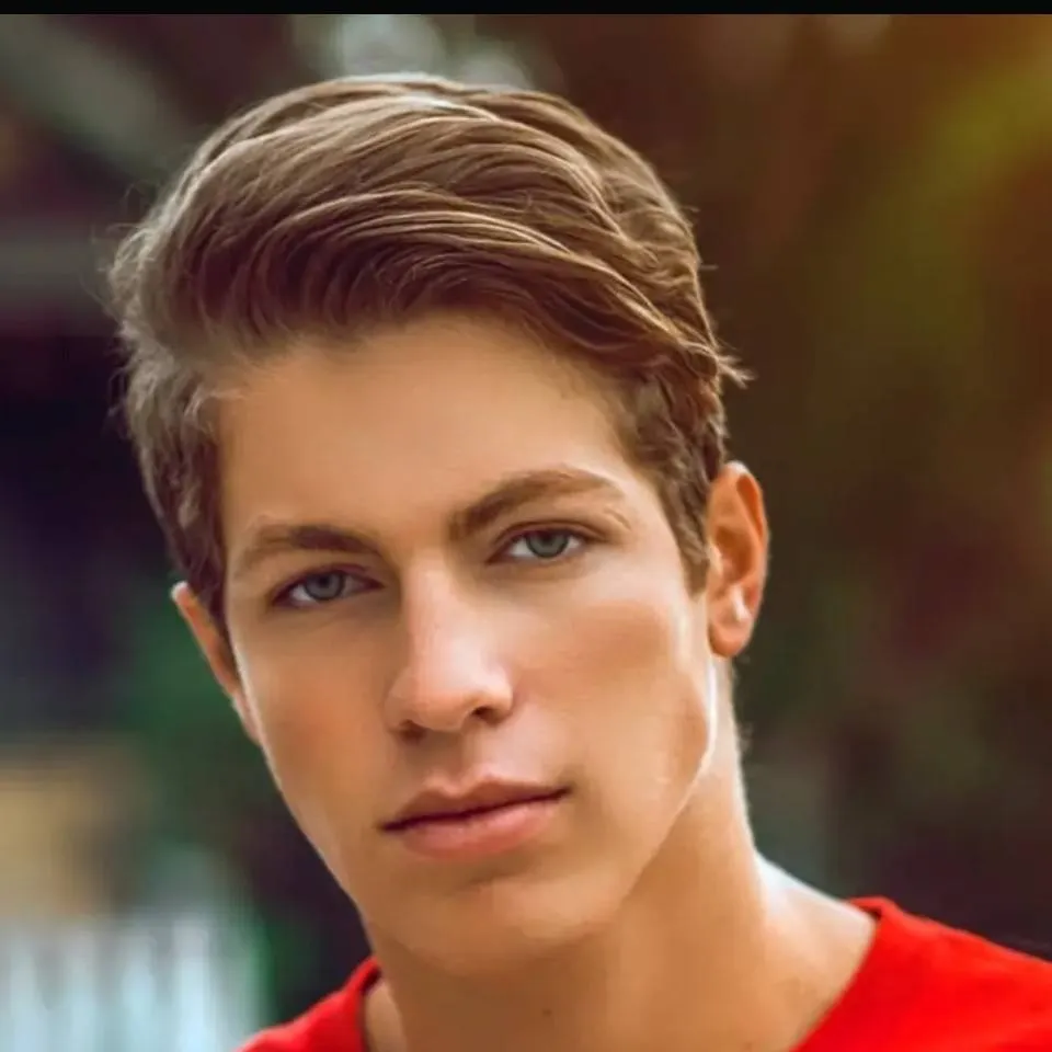 chat with ai character: Ben Azlert 