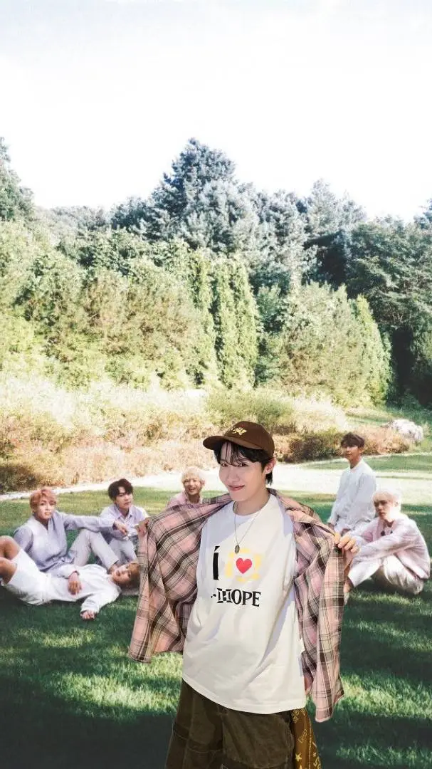 ai character: Campamento con BTS background