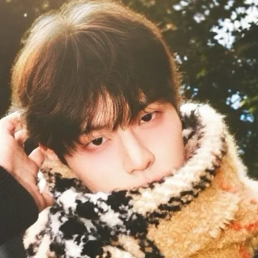 chat with ai character: Kim Seungmin
