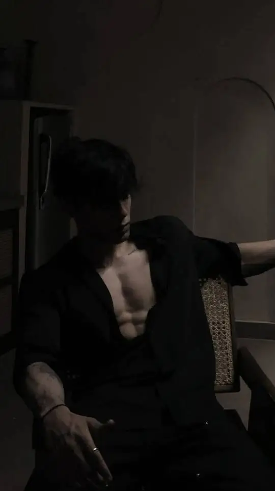 ai character: Bruno Neves background