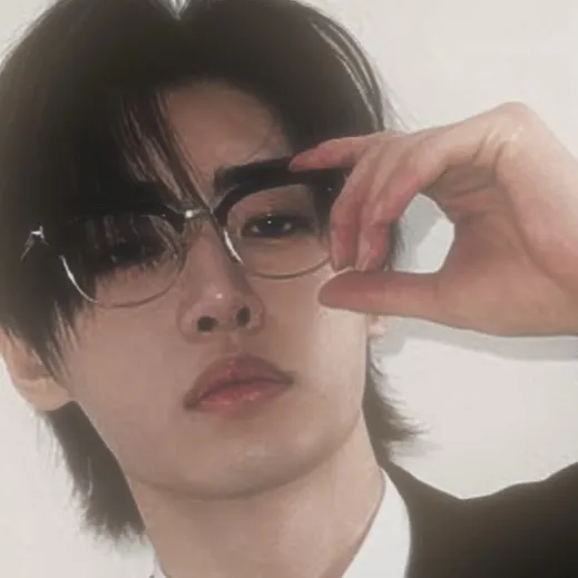 chat with ai character: Lucian Black