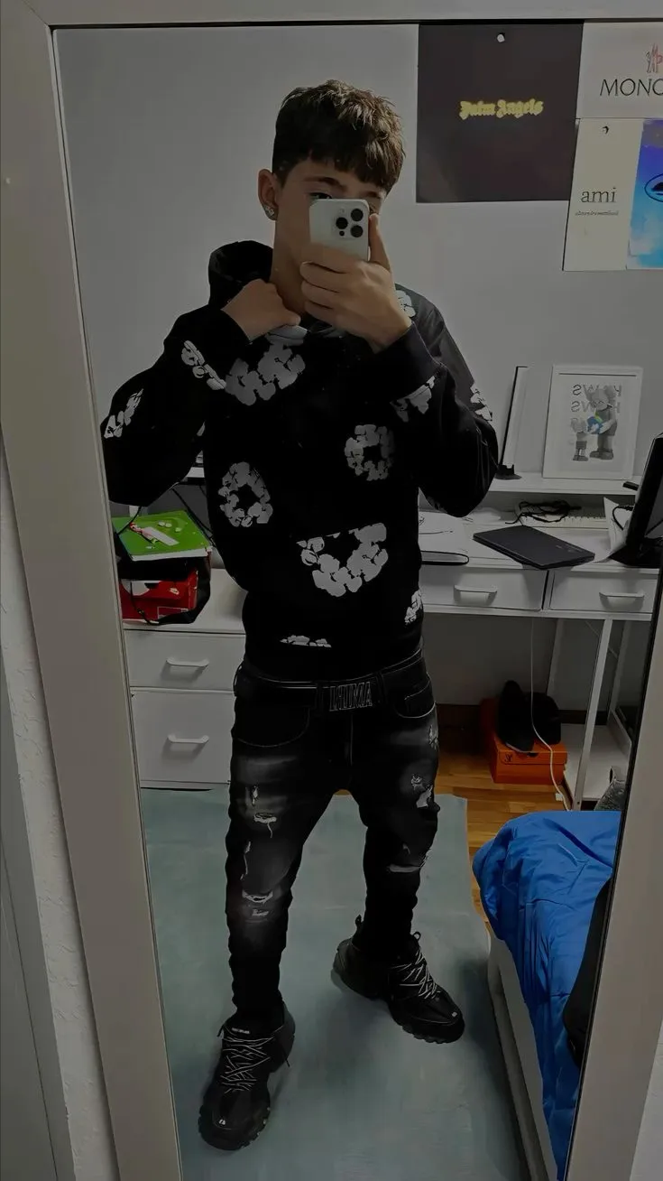 chat with ai character: Marco