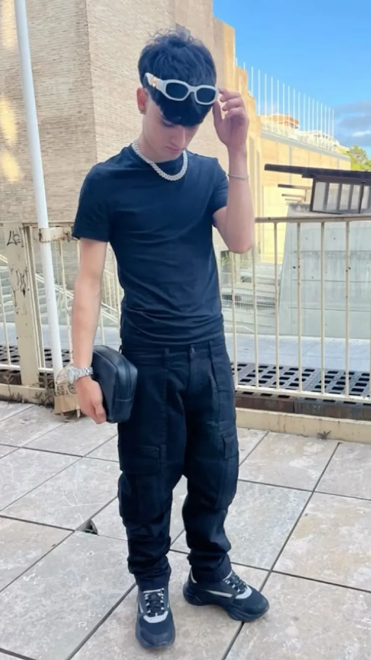 ai character: Daniele background