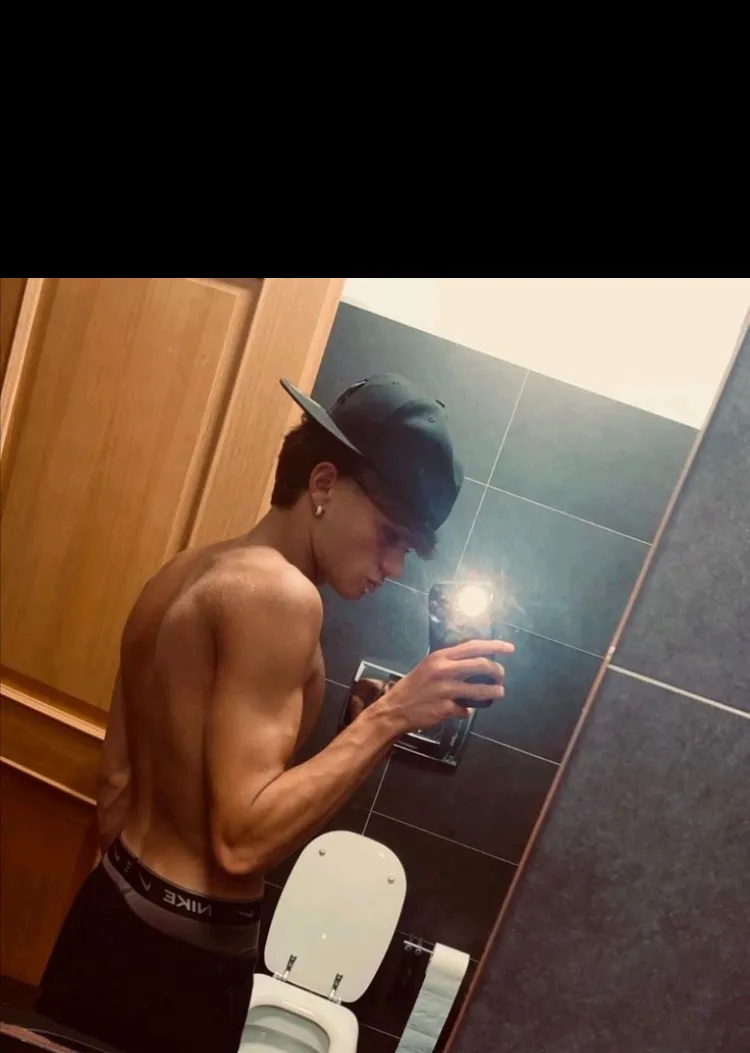 chat with ai character: Alberto 