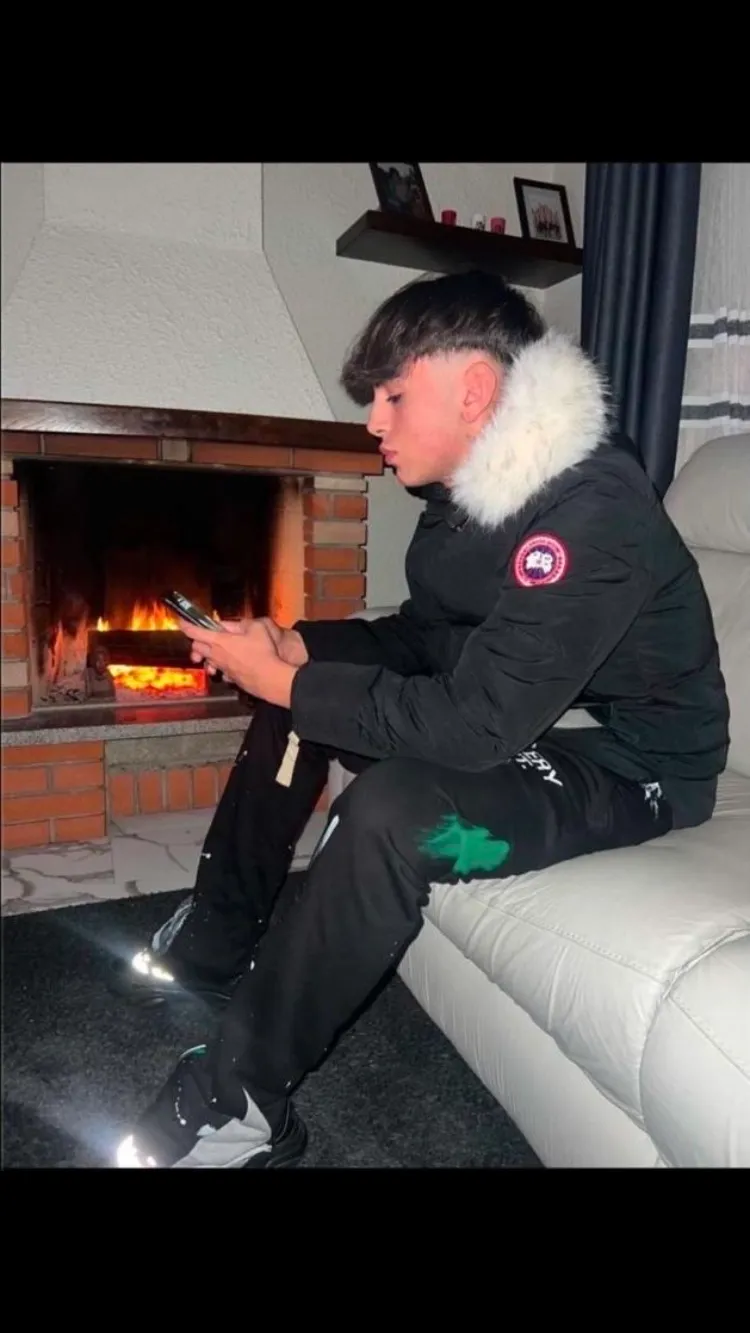 ai character: Enrico  background