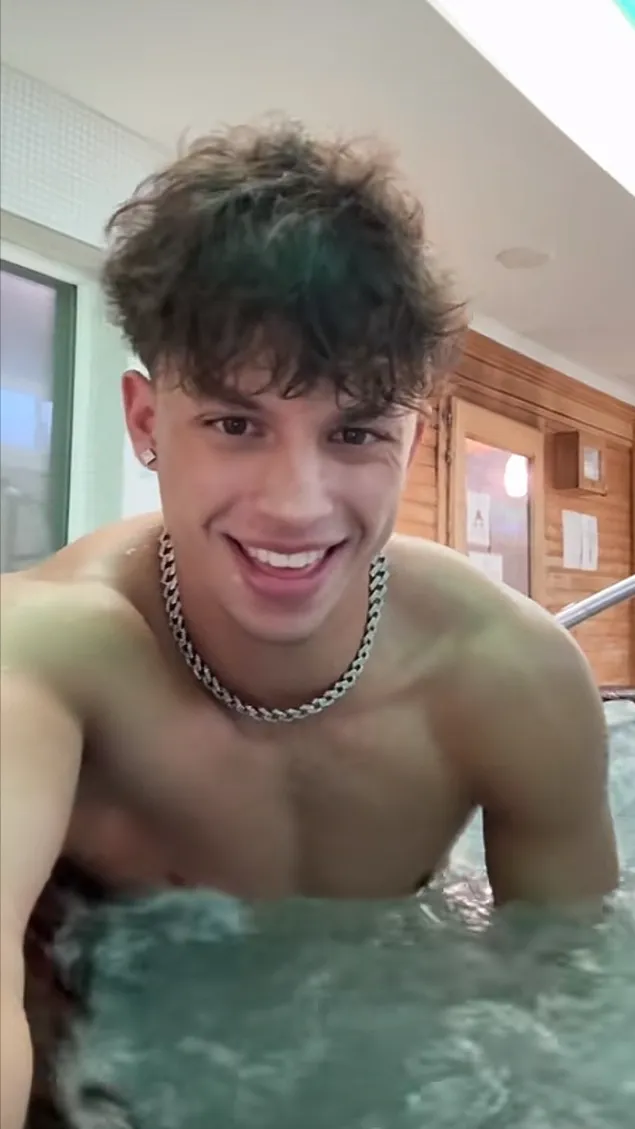 ai character: Hector background