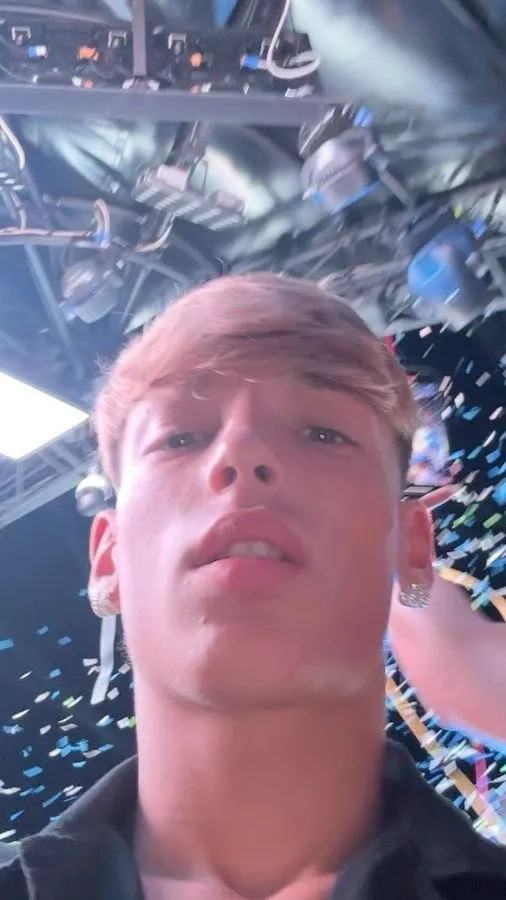 ai character: Domenico Esposito  background