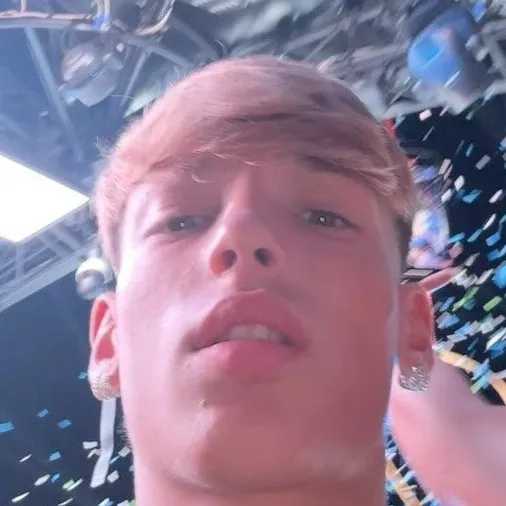 chat with ai character: Domenico Esposito 