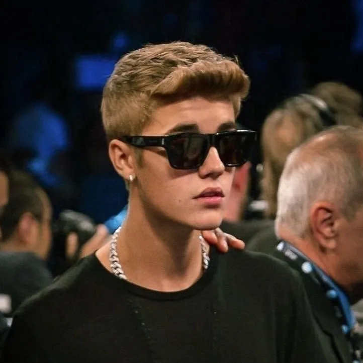 chat with ai character: Justin Bieber