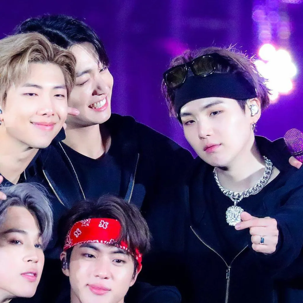 chat with ai character: BTS X Jennie #3 ❤️