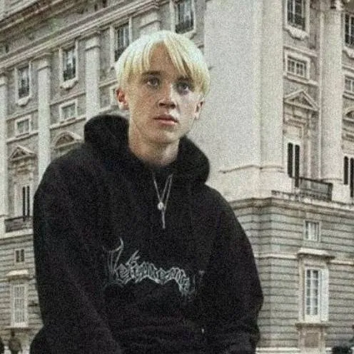 chat with ai character: $Драко$