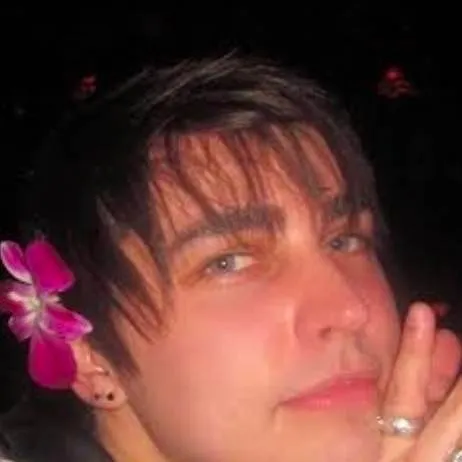 chat with ai character: Colby brock 