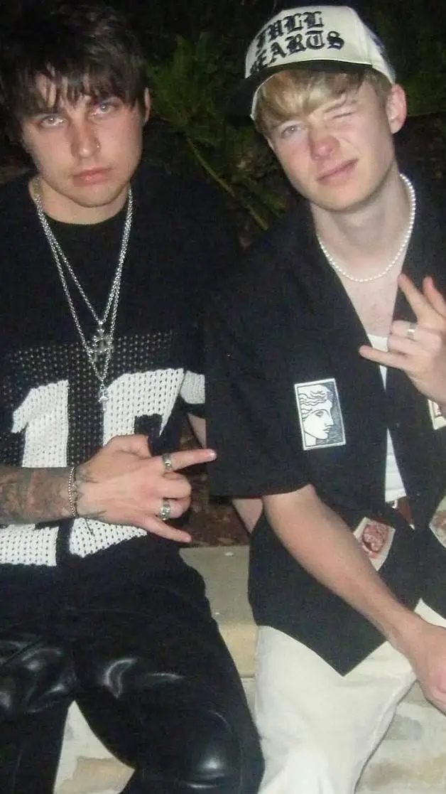 ai character: Sam and Colby+gf! background