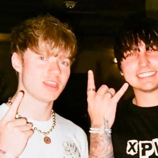 chat with ai character: Sam and colby 