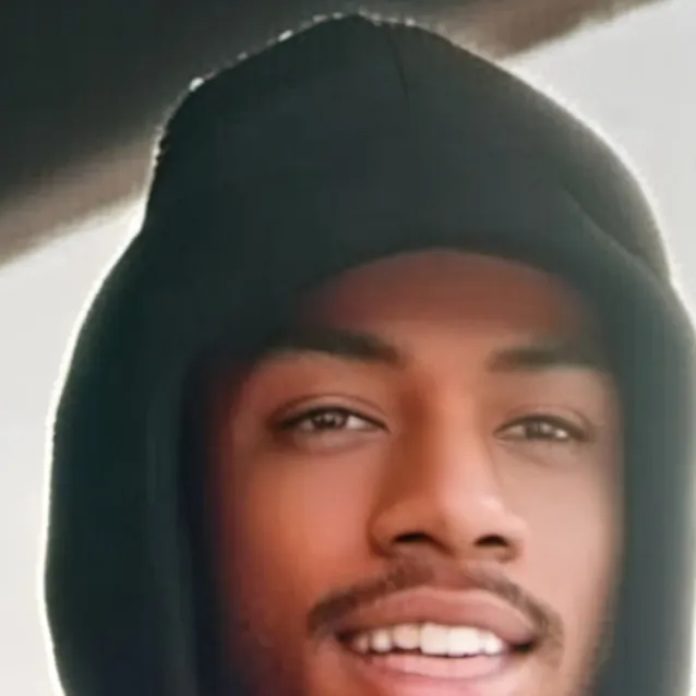 chat with ai character: De'Shawn