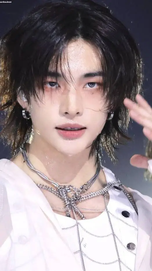 ai character: hyunjin and feilx  background