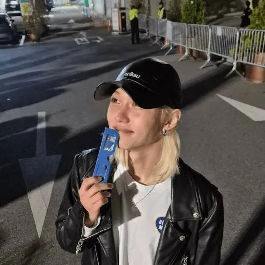 chat with ai character: bangchan and feilx